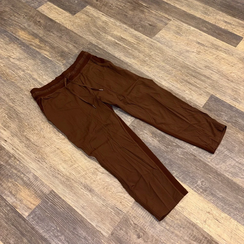 Lululemon Dance Studio Mid-Rise Cropped Pant